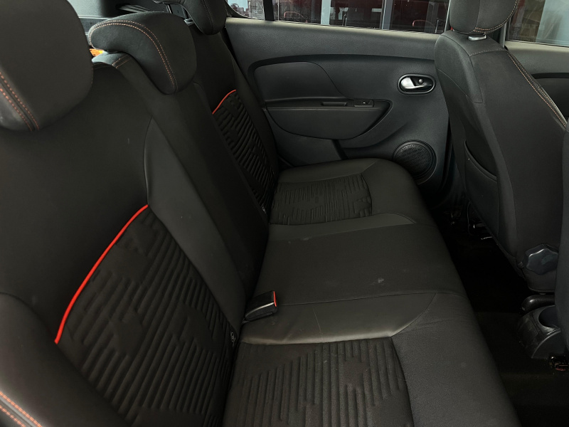 Renault Sandero y Stepway INTENS CVT 2023